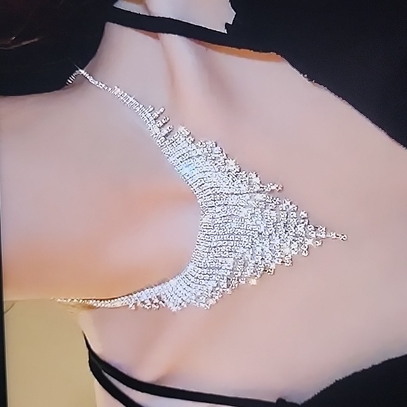 Rhinestone Tassel necklace - Picture 2 of 4